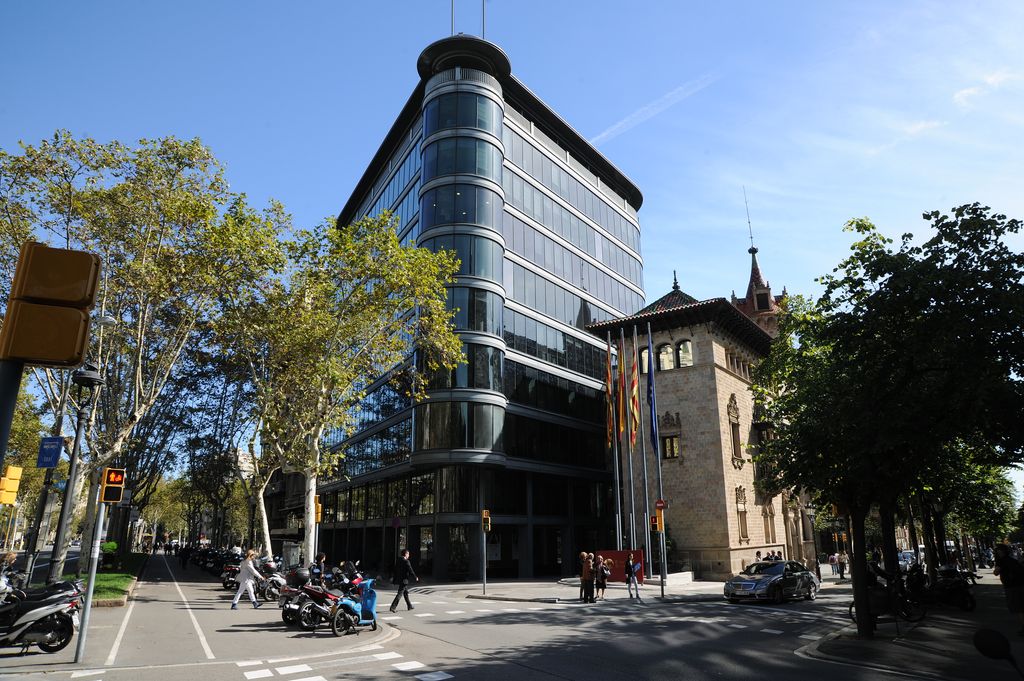 Diputació de Barcelona - Casa Serra vista des de la Diagonal