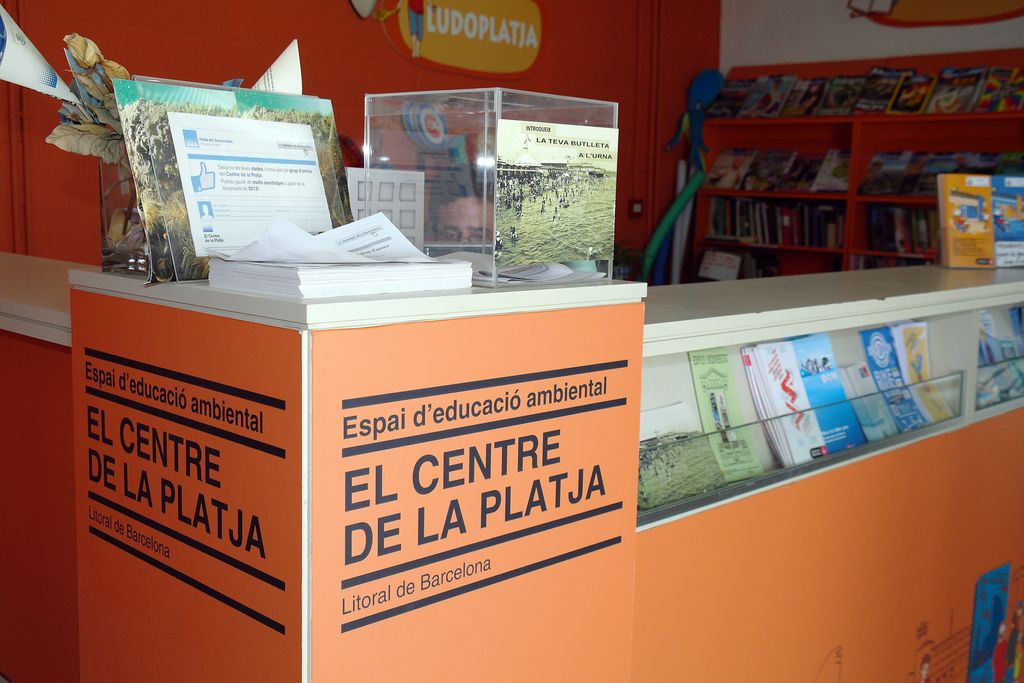 Espai d'Educació Ambiental El Centre de la Platja. Taulells