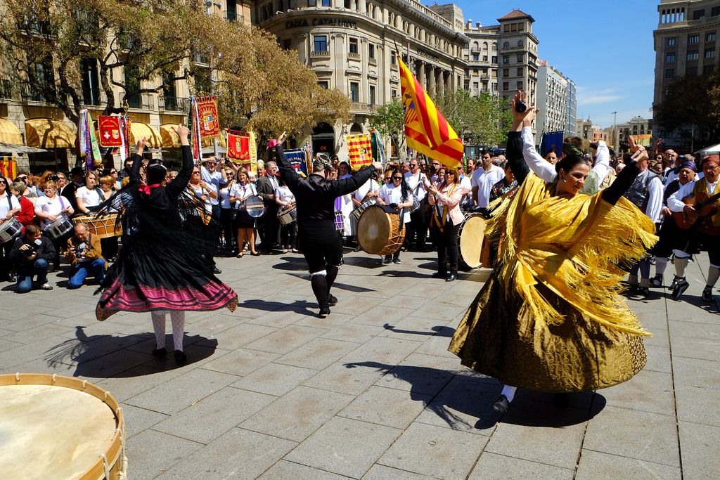 Festa de San Jorge, patró d'Aragó. Balls folklòrics