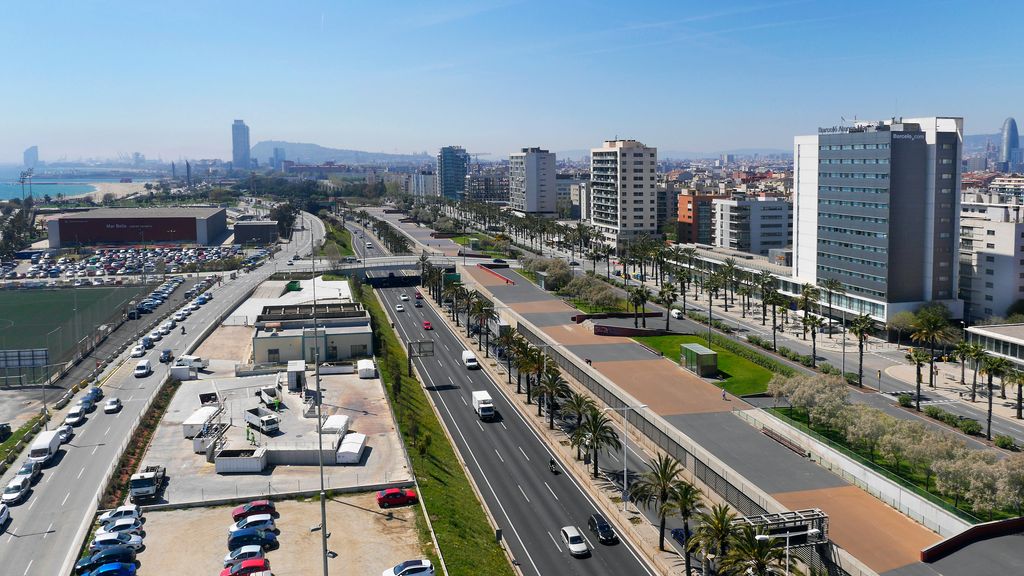 Vista de la ronda del Litoral a l'altura de Diagonal Mar