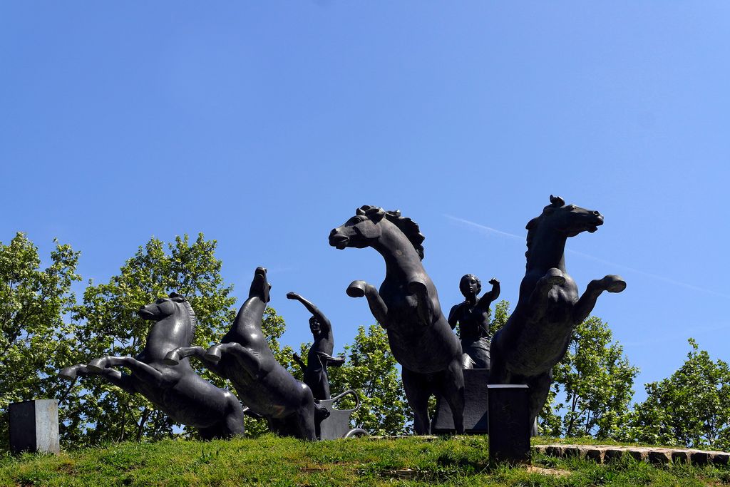 Parc de Can Dragó. Escultura Aurigues, de Pablo Gargallo