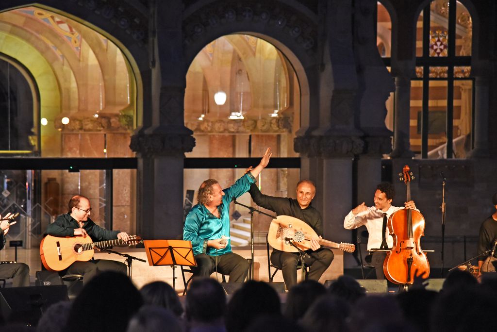 Concert de Músiques del Món a l'Hospital de Sant Pau. Música kurda amb Gani Mirzo acompanyat d’Ibrahim Keivo