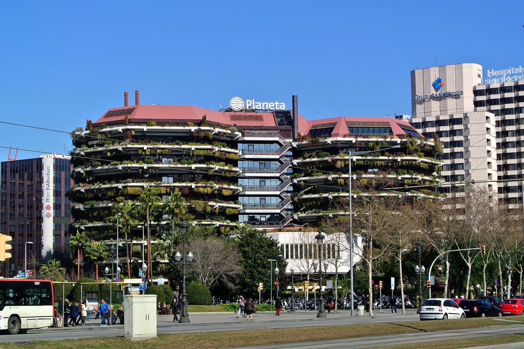 Plaça de la Reina Maria Cristina. Seu de l'editorial Planeta