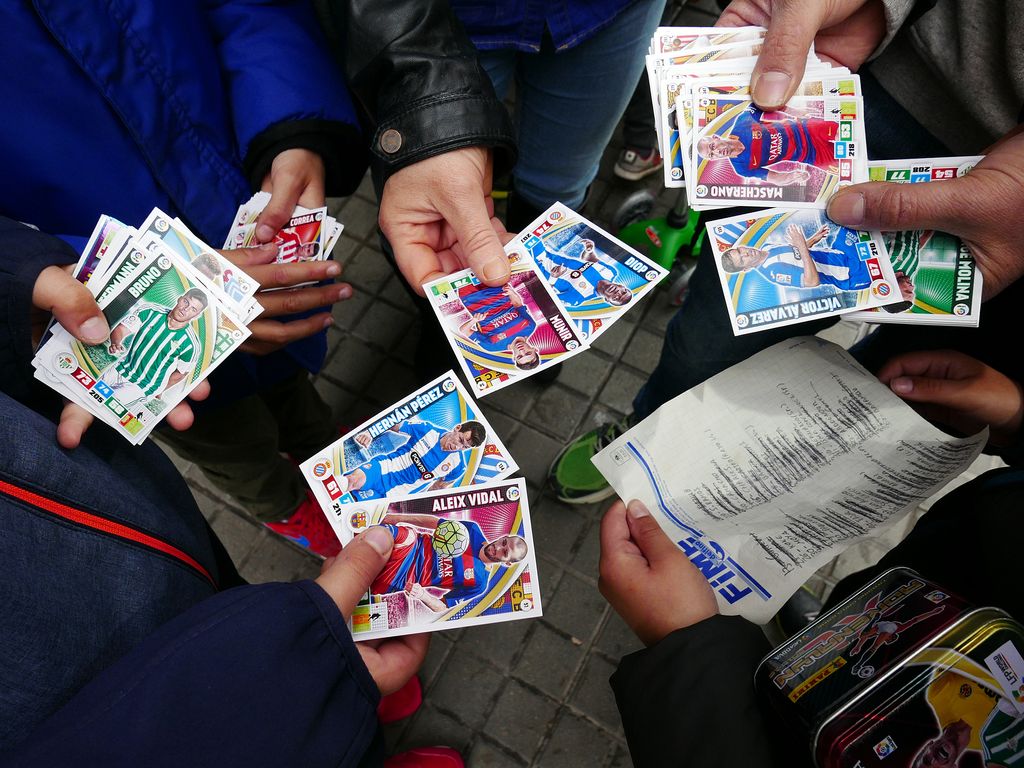 Mercat dominical de Sant Antoni. Intercanvi de cromos