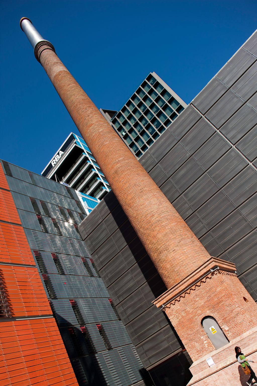 Campus de la Comunicació - Poblenou de la Universitat Pompeu Fabra. Xemeneia