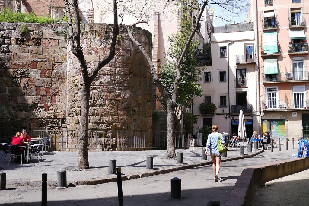 Torre romana de la plaça dels Traginers