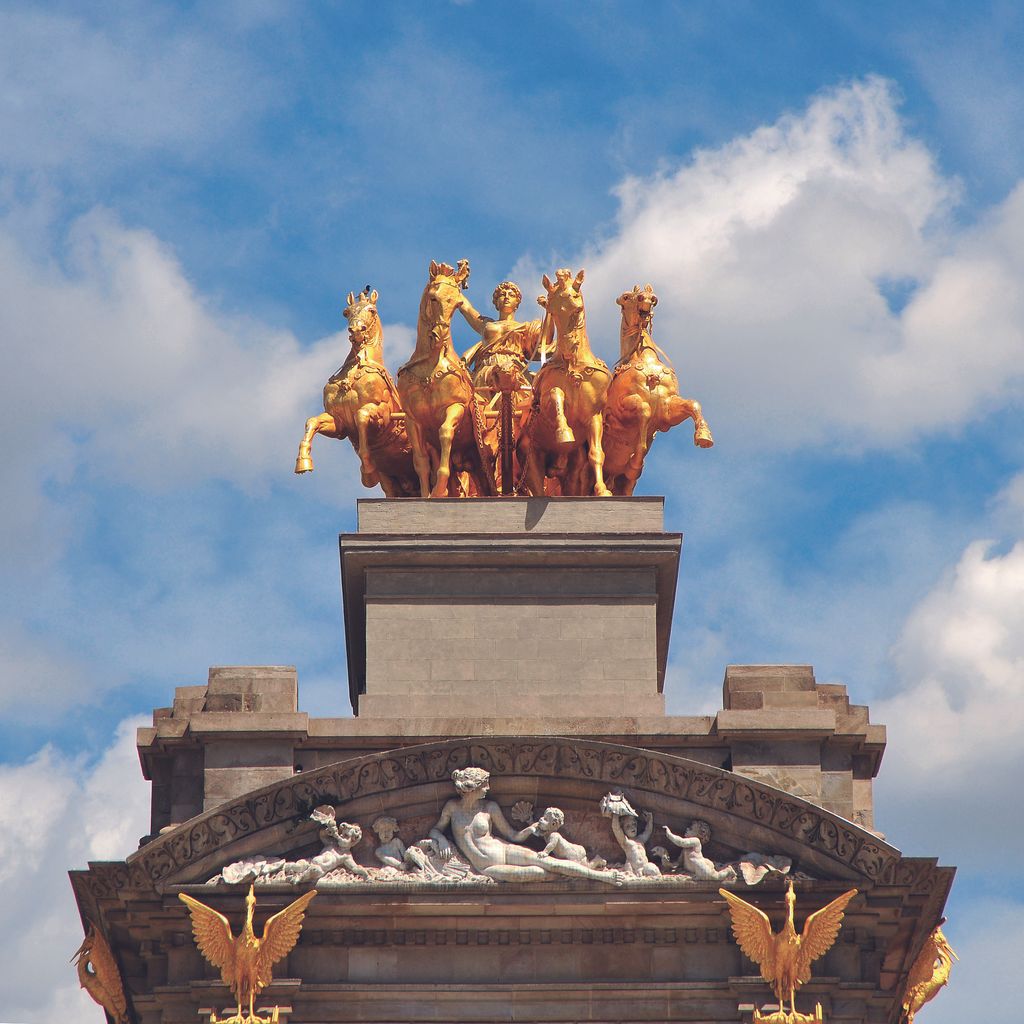 Cascada del parc de la Ciutadella. Quadriga de l'Aurora