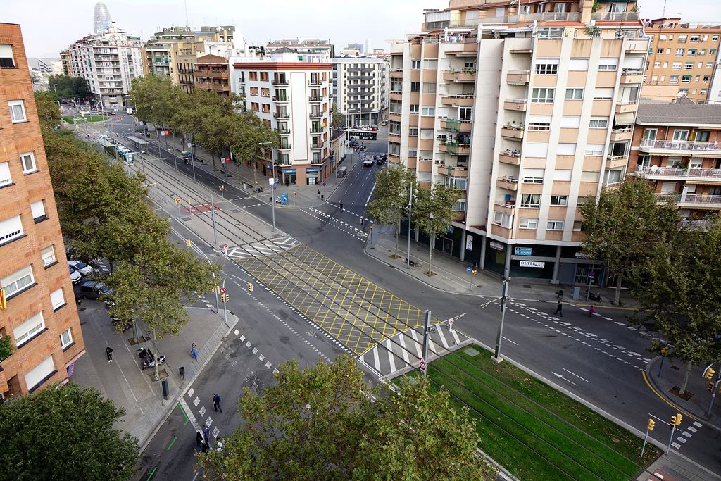 Avinguda Meridiana, tram entre Ciutadella i plaça de les Glòries Catalanes. Cruïlla 