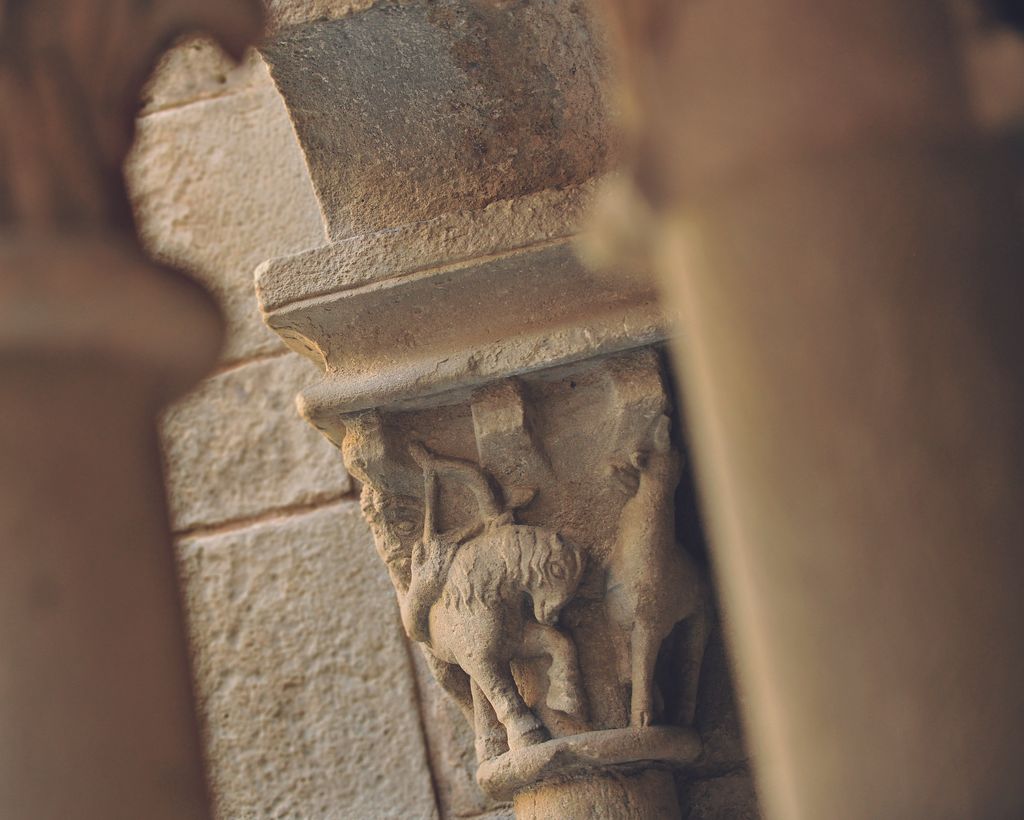 Monestir de Sant Pau del Camp. Capitell del claustre