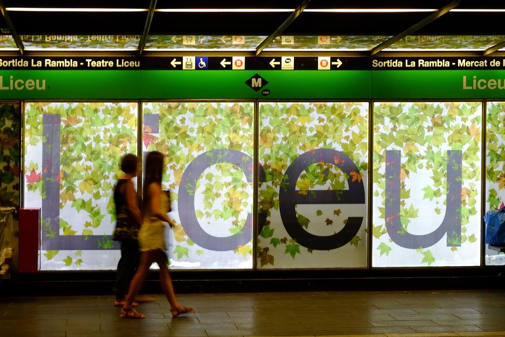 Estació de metro Liceu. Rètol de l'estació