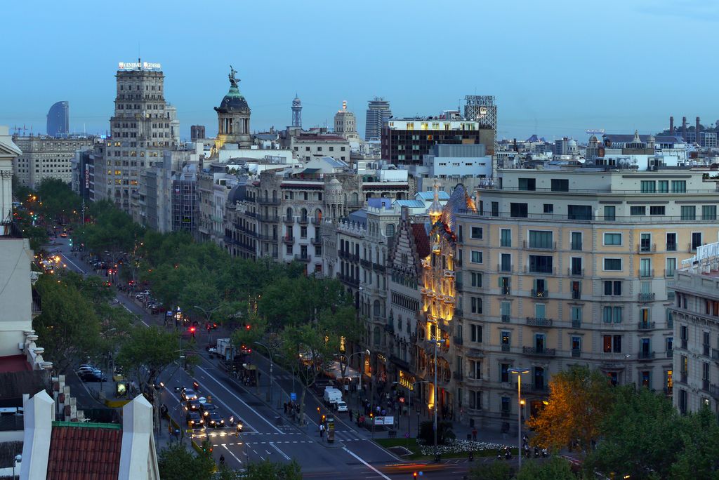 Passeig de Gràcia al capvespre