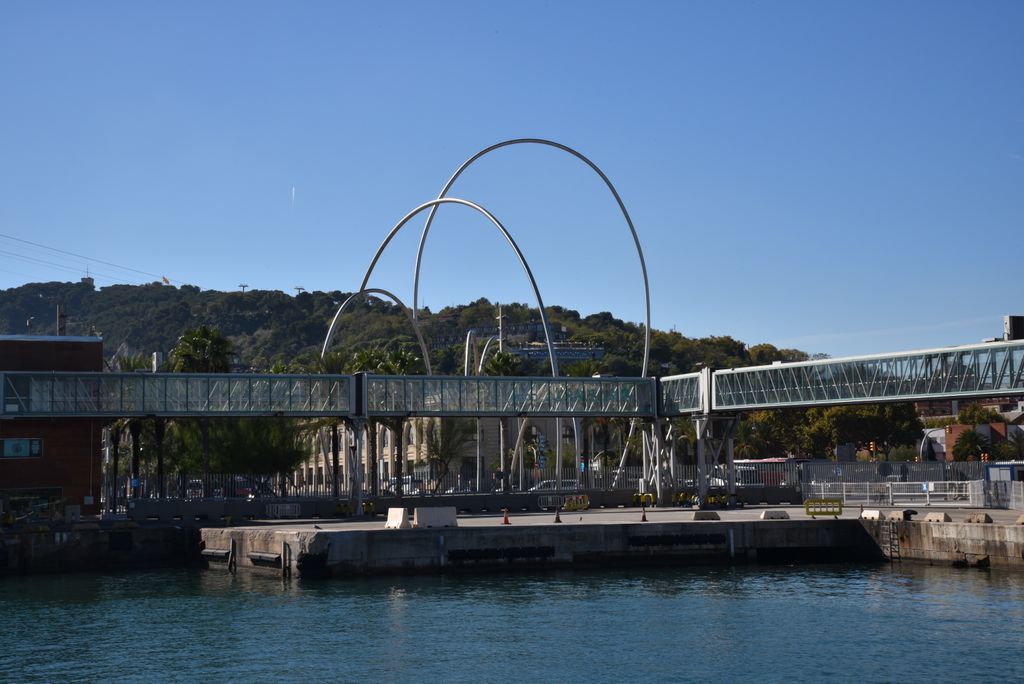 Escultura Ones, d'Andreu Alfaro