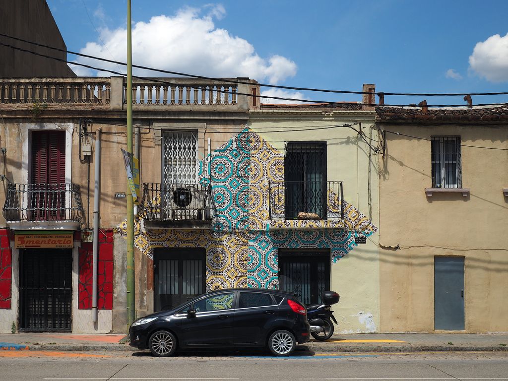 Carrer de Pere IV. Murals de La Escocesa