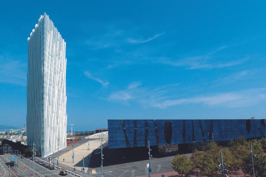 Edifici de Telefónica i Museu Blau