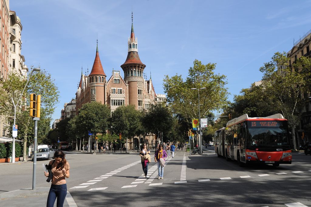 Casa Terrades - Casa de les Punxes vista des de la Diagonal