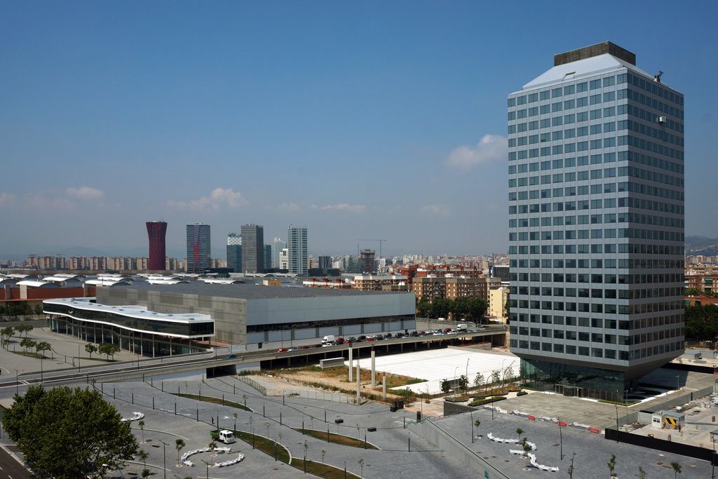 Plaça de la Porta Firal i edificis del voltant