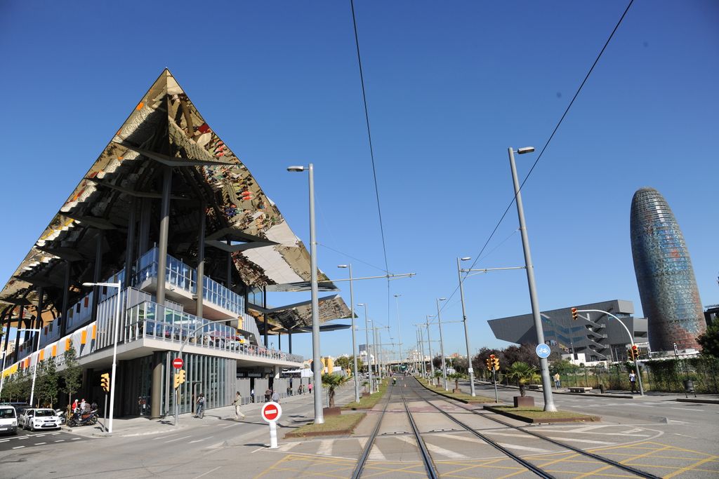 Mercat Encants Vells, Museu del Disseny  i Torre Glòries
