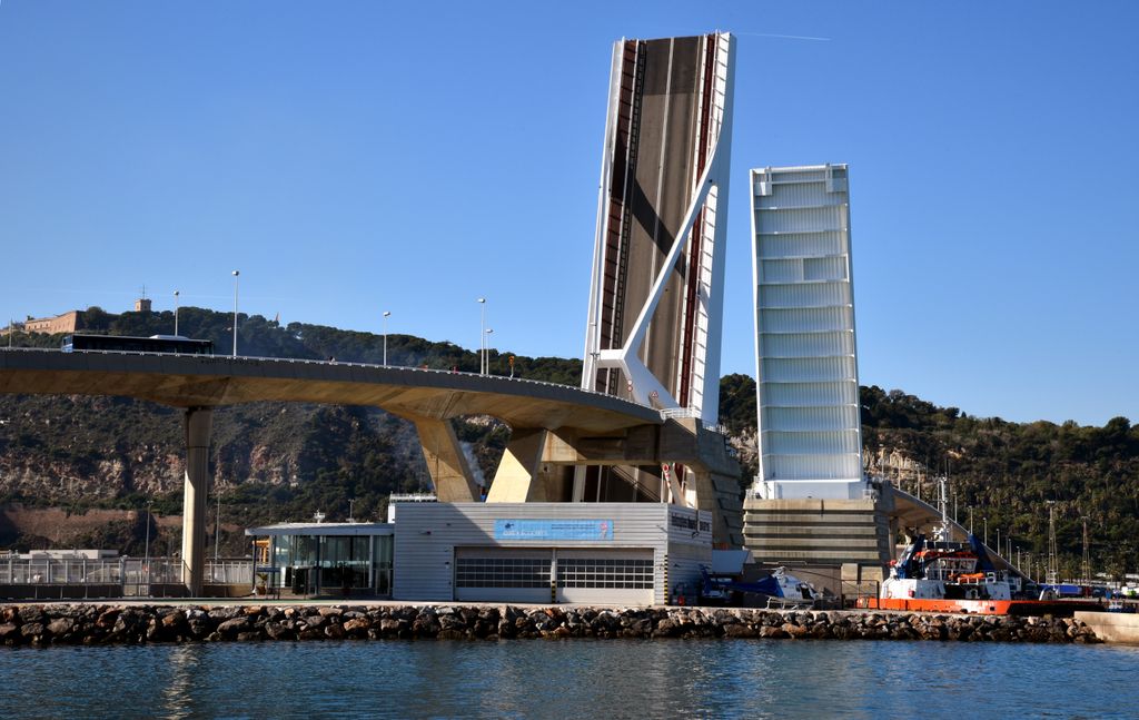 Pont d'Europa amb les plataformes elevades