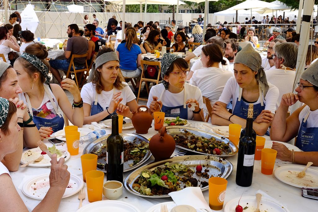 FadFest 2016. Assaig general. Menjar, emergència sostenible i disseny. Taula amb voluntàries