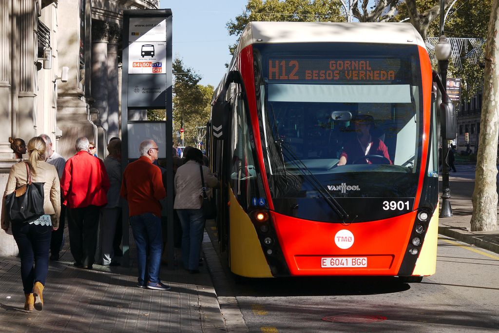 Autobús de la línia H12. Parada