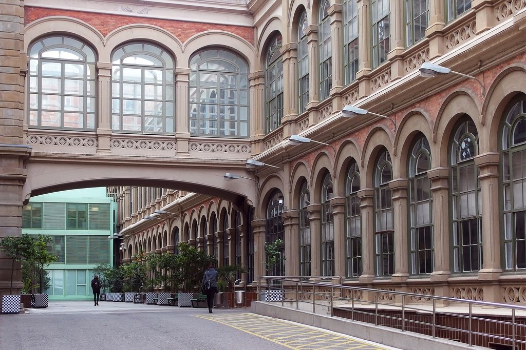 Facultat de Medicina de la Universitat de Barcelona. Pati 