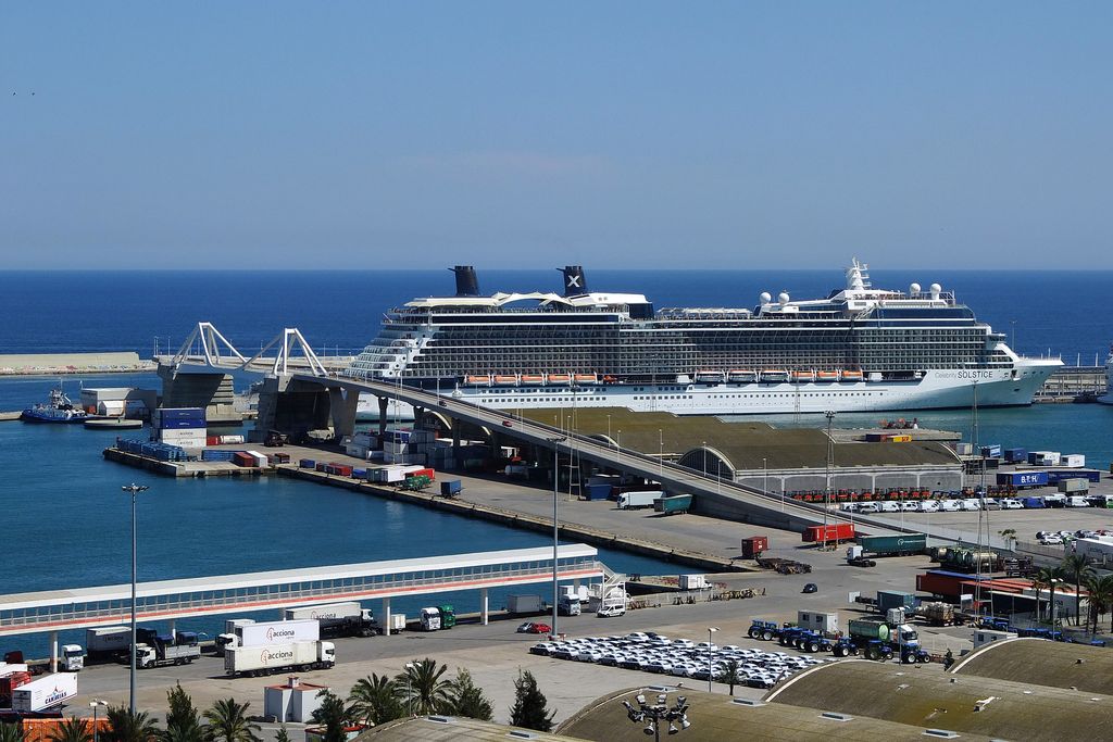 Grans creuers atracats al Port de Barcelona