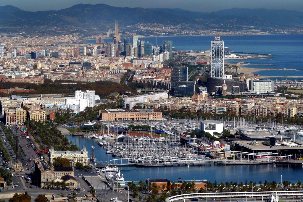 Vista parcial del litoral de Barcelona de la rambla de Mar a Sant Adrià