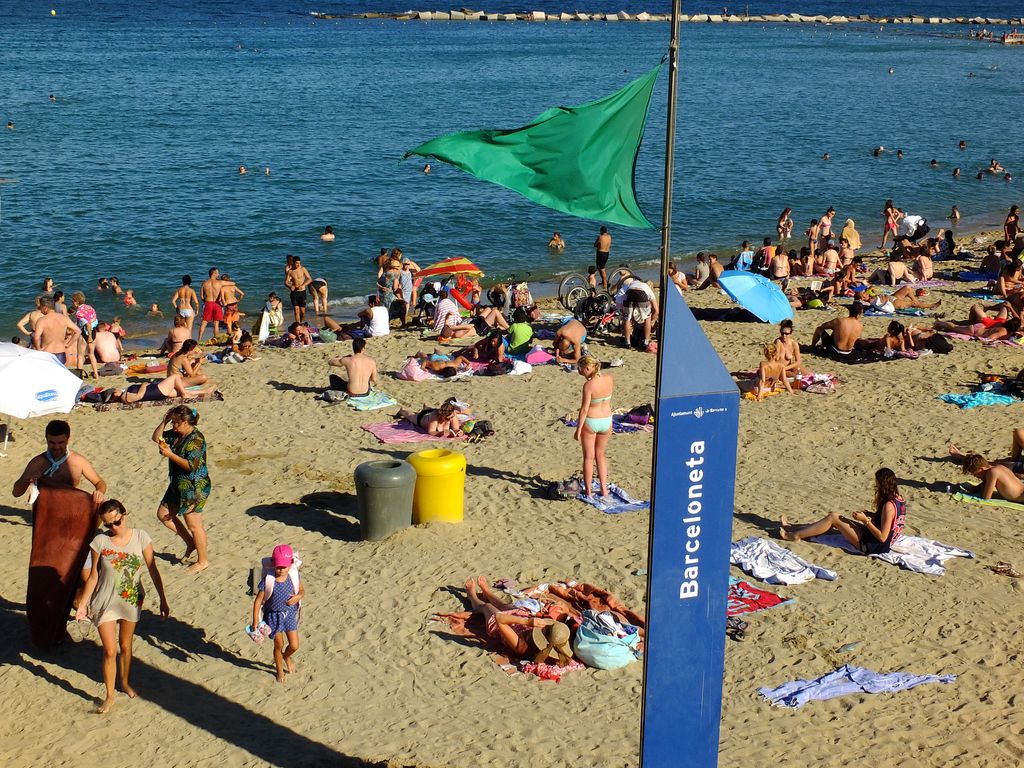 Platja de La Barceloneta. Bandera verda