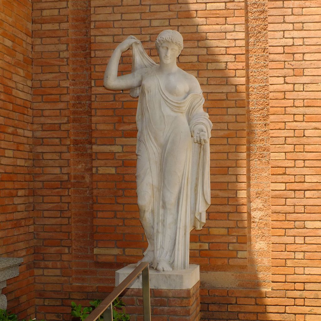 Palauet Albéniz. Escultura còpia de la Venus de Frejús