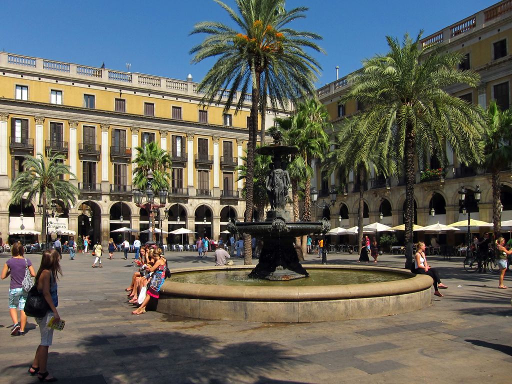 Plaça Reial. Font de les Tres Gràcies