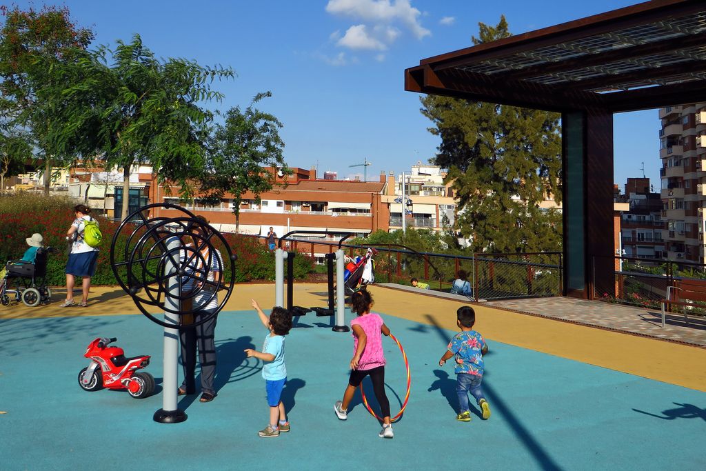 Jardins de la Rambla de Sants. Àrea de jocs infantils