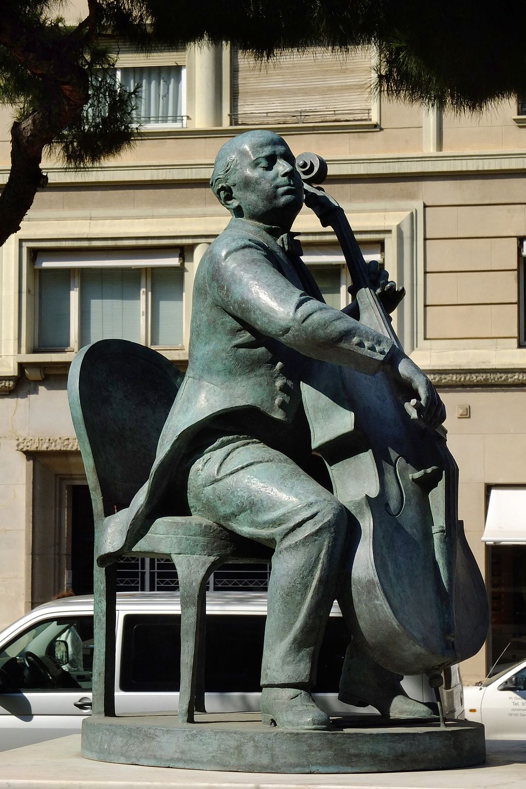 Escultura A Pau Casals, de Josep Viladomat