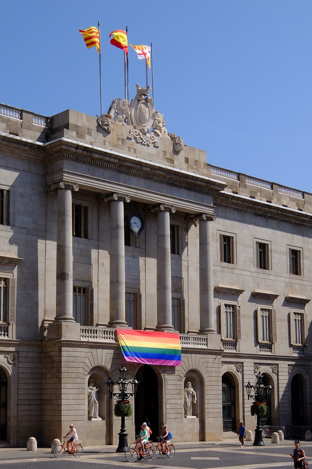 Bandera LGTBI a l'Ajuntament de Barcelona