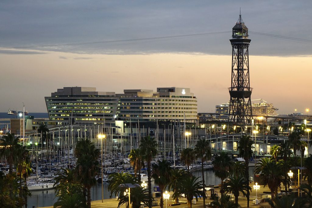 Port Vell al capvespre. Torre de Jaume I