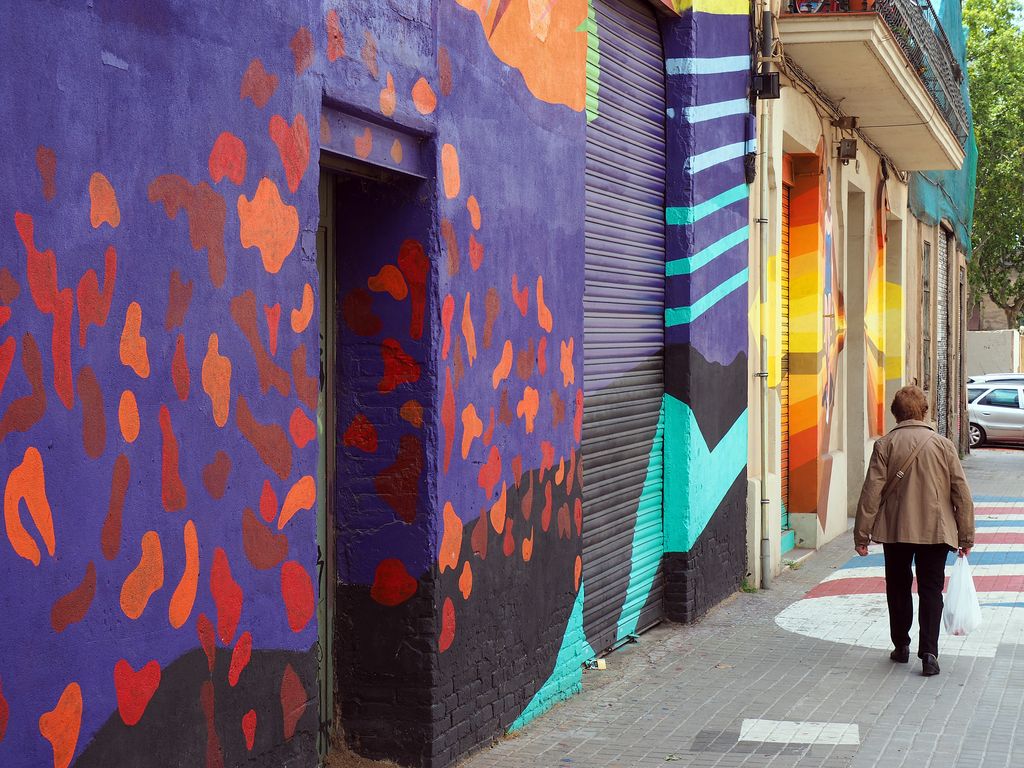 Carrer de Pere IV. Murals de La Escocesa