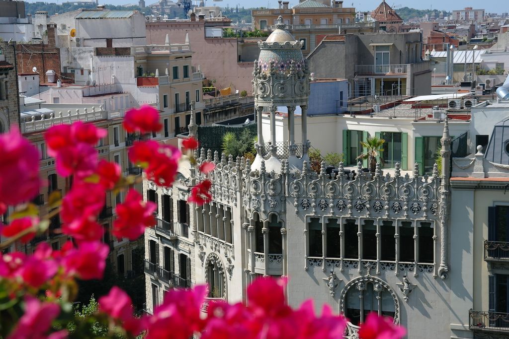 Casa Lleó Morera. Pisos superiors i templet