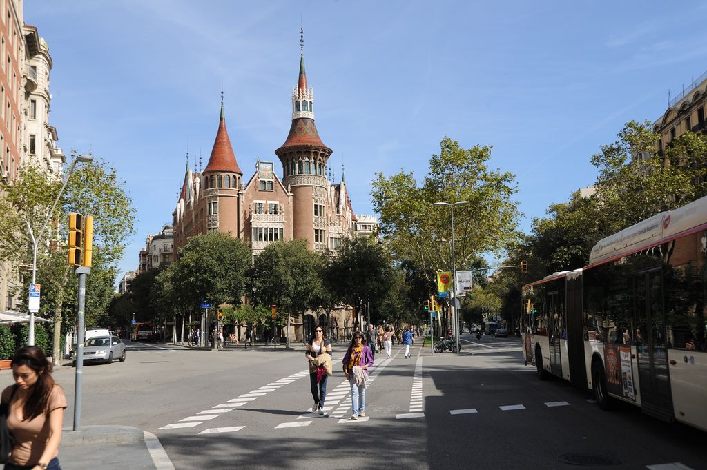 Casa Terrades - Casa de les Punxes vista des de la Diagonal