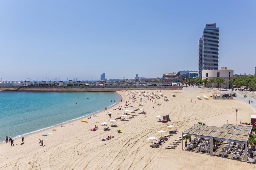 Platja de la Nova Icària. Guingueta