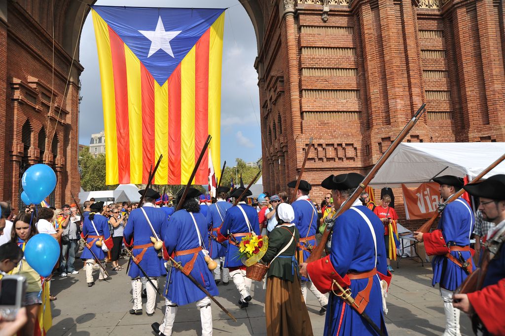 Diada Nacional de Catalunya 2012. Miquelets a l'Arc de Triomf