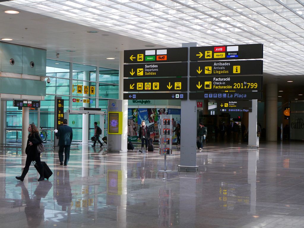 Aeroport de Barcelona. Interior de la Terminal 1