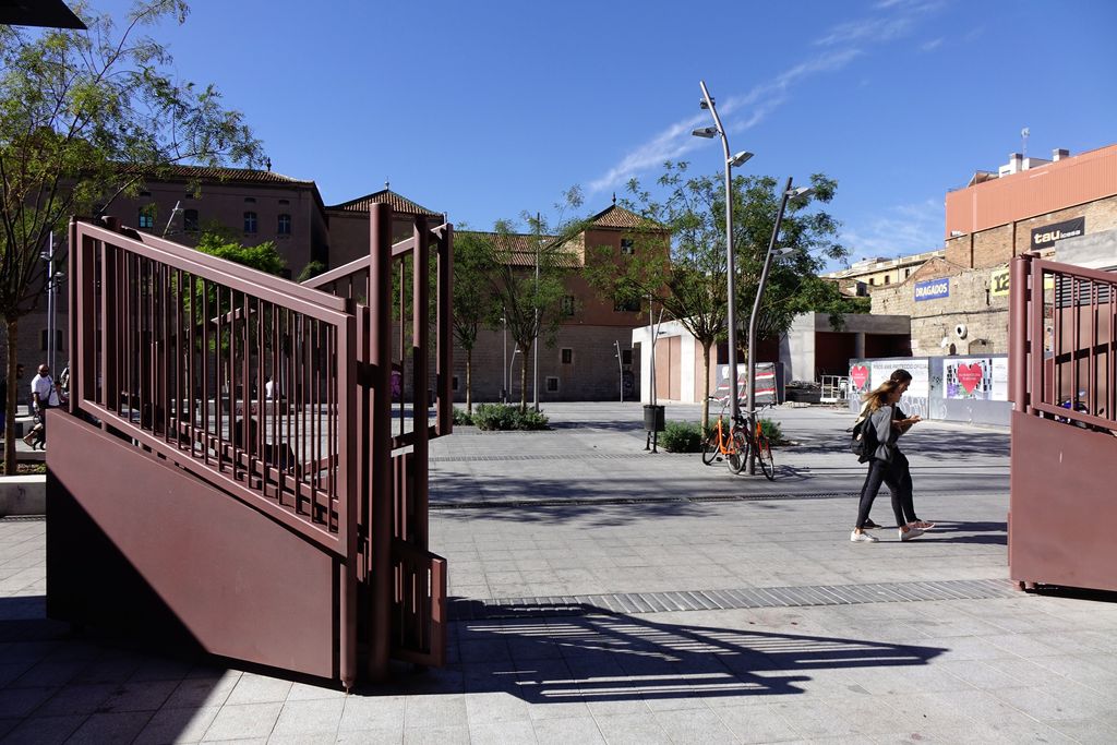 Plaça de la Gardunya. Reixes