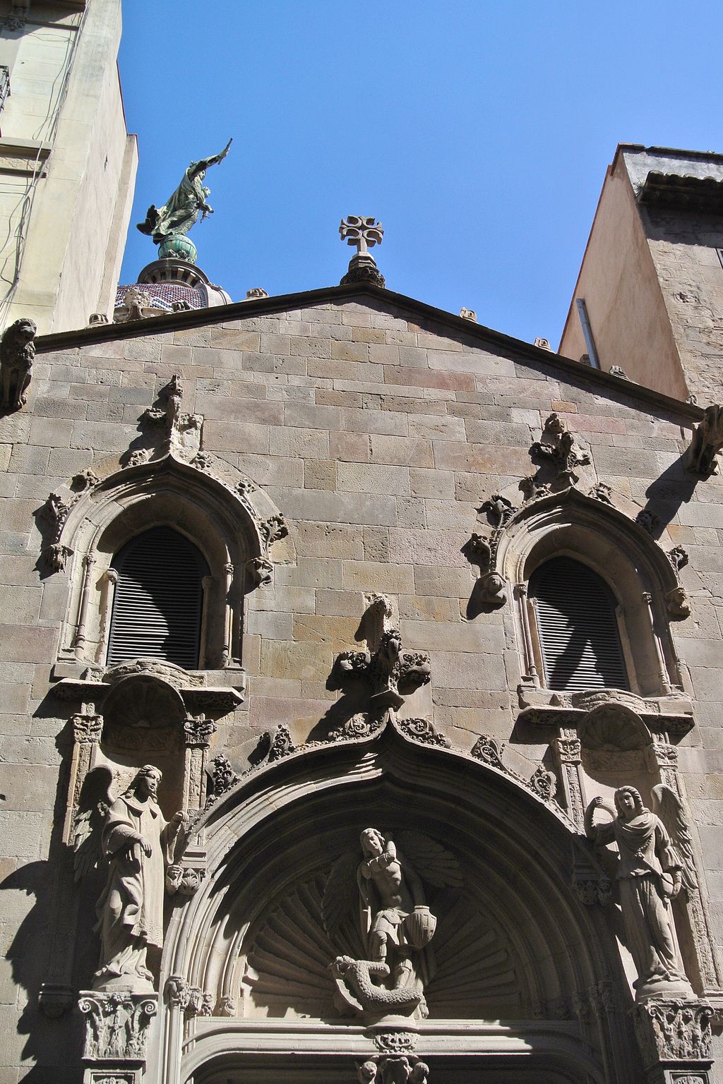 Basílica de la Mercè. Porta de Sant Miquel