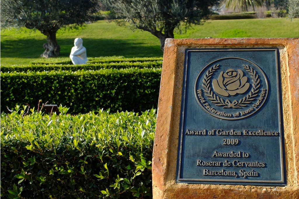 Parc de Cervantes. Placa d'un premi internacional a l'excel·lència del jardí