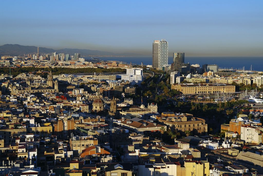 Vista parcial de Barcelona amb la Barceloneta