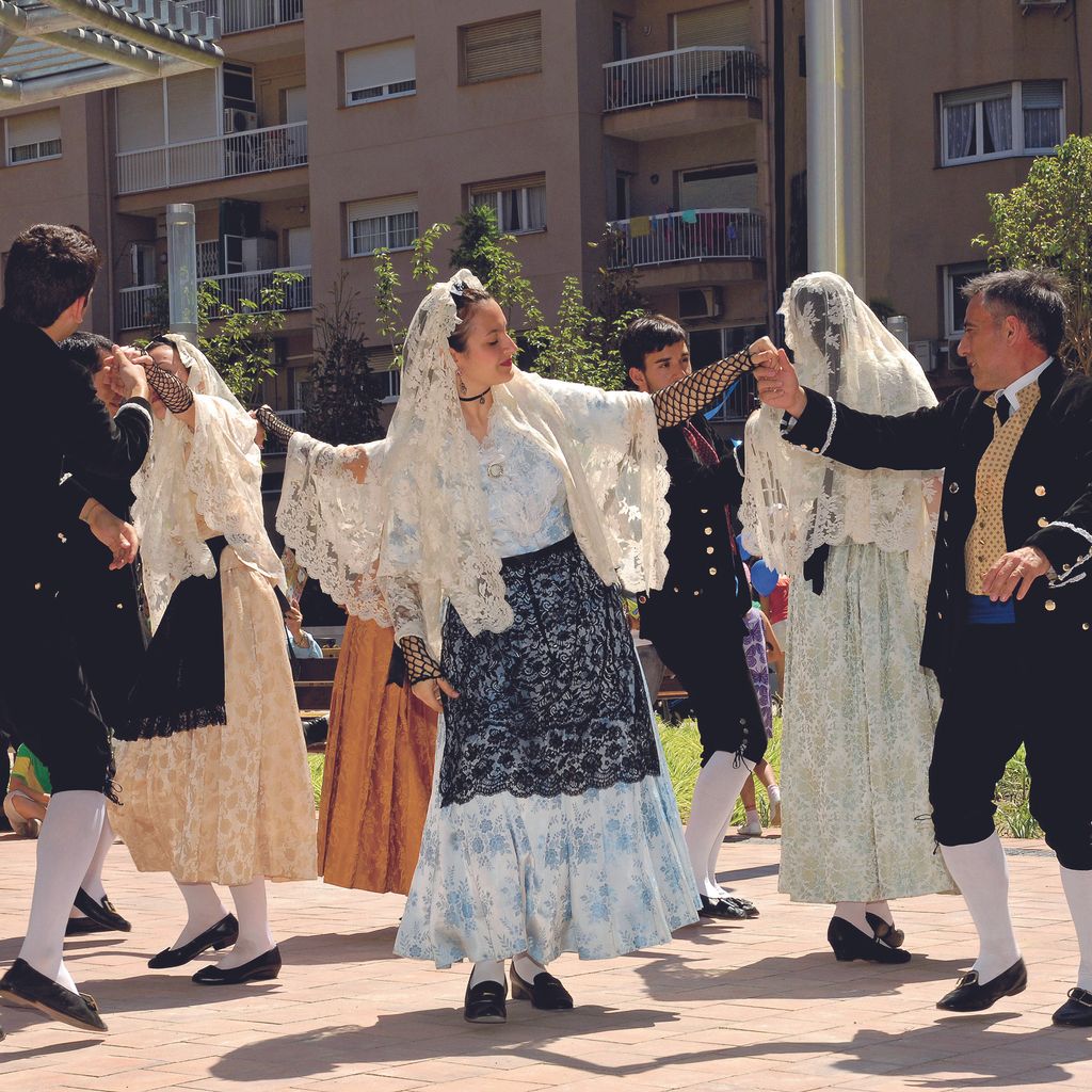 Inauguració dels jardins de l'Antiga Fàbrica Bayer (actuals jardins de Rosa Deulofeu)