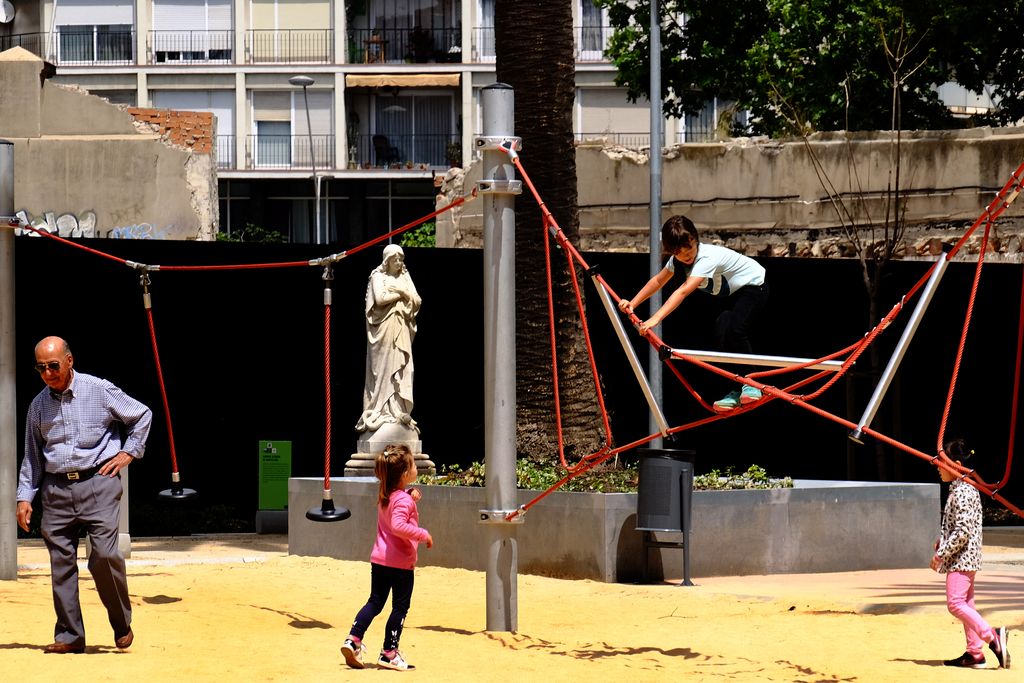 Jardins d'Emma de Barcelona. Zona de jocs infantils