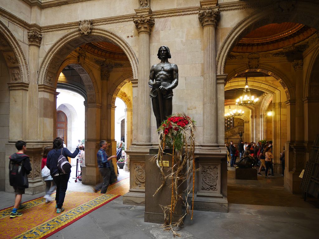 Diada de Sant Jordi. Escultura Sant Jordi, de Josep Llimona