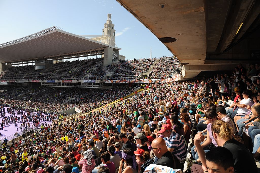 La Festa dels Súpers. Públic davant l'escenari