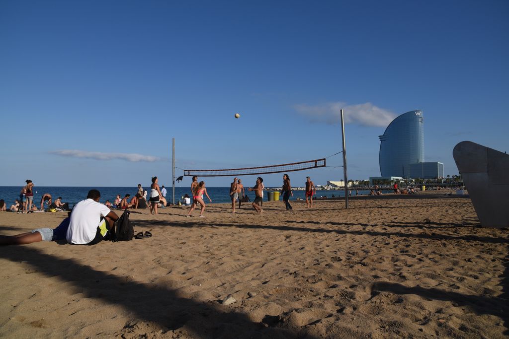 Voleibol a la platja de Sant Sebastià