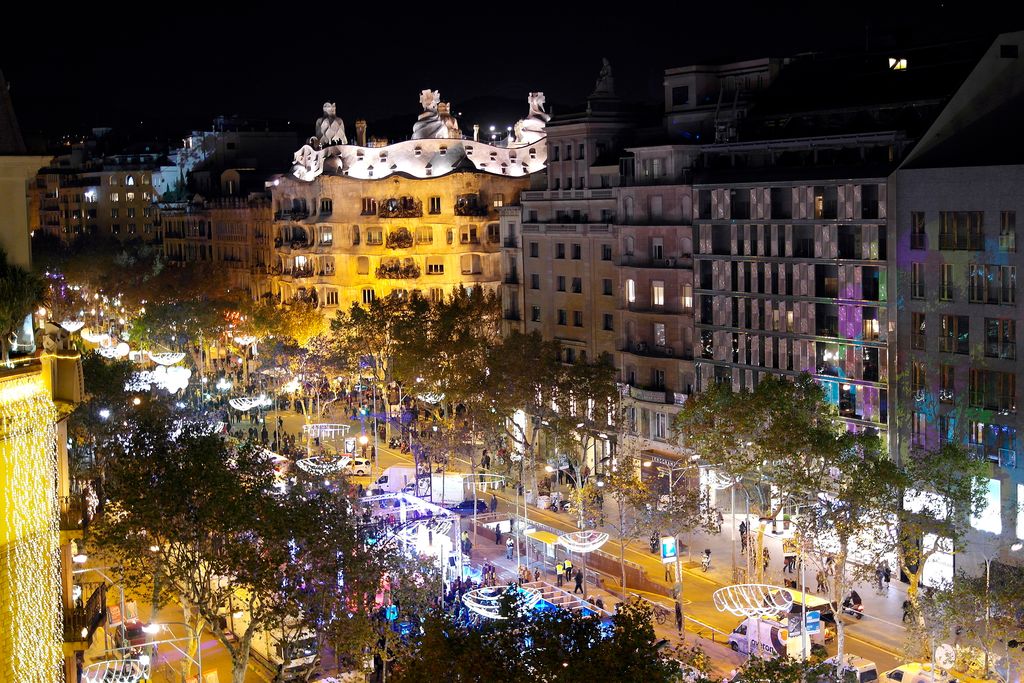 The Shopping Night Barcelona. Vista general del passeig